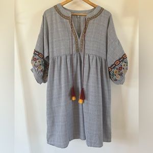 Bubble sleeve embroidered dress